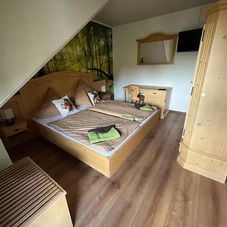 Forsthaus Отель Volkesfeld