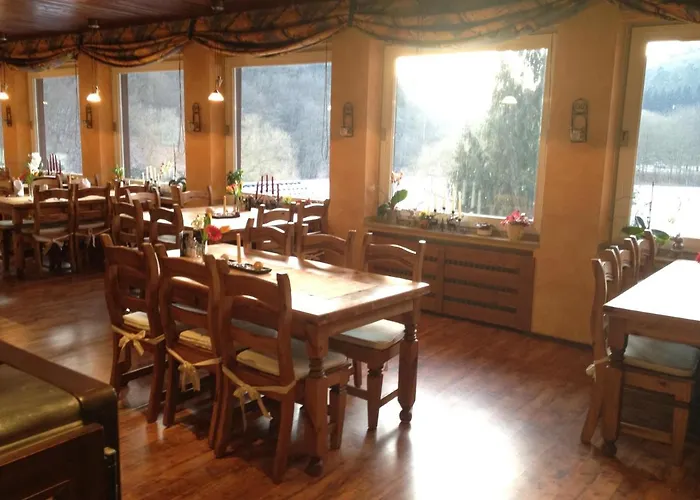 弗尔斯特豪斯酒店 4* Volkesfeld