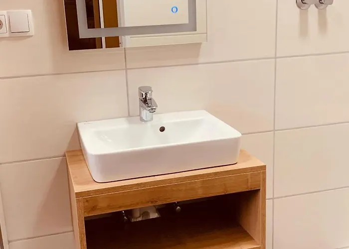 弗尔斯特豪斯酒店 酒店 Volkesfeld